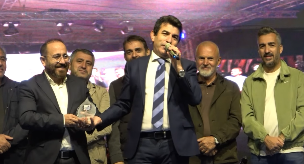İspir Panayır'ında Başkanımız Ertuğrul Çetinkaya'ya Plaket Takdim Edildi