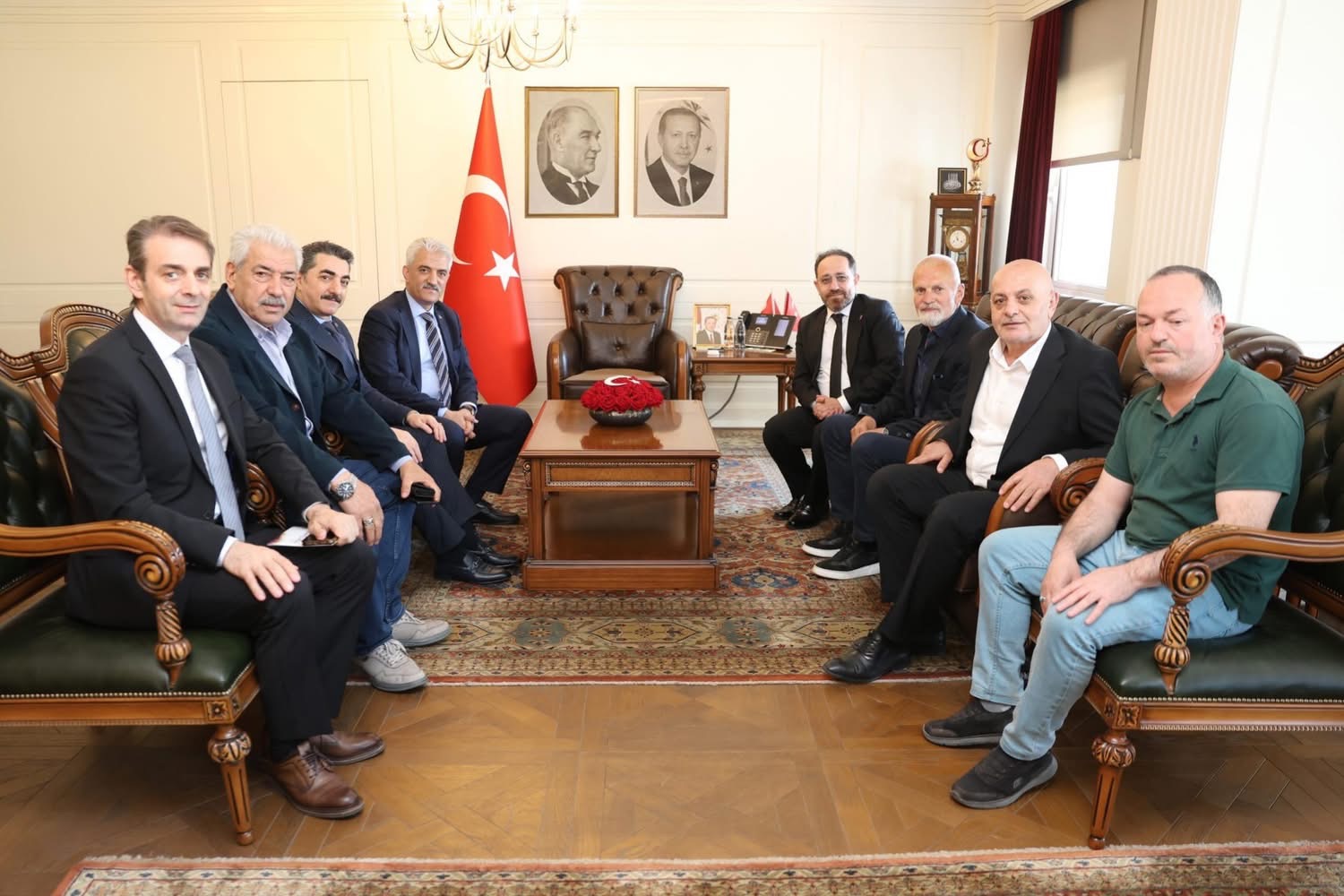 Kıymetli Hemşehrimiz Düzce Valimiz Sayın Mehmet MAKAS’ı makamında ziyaret ettik. 