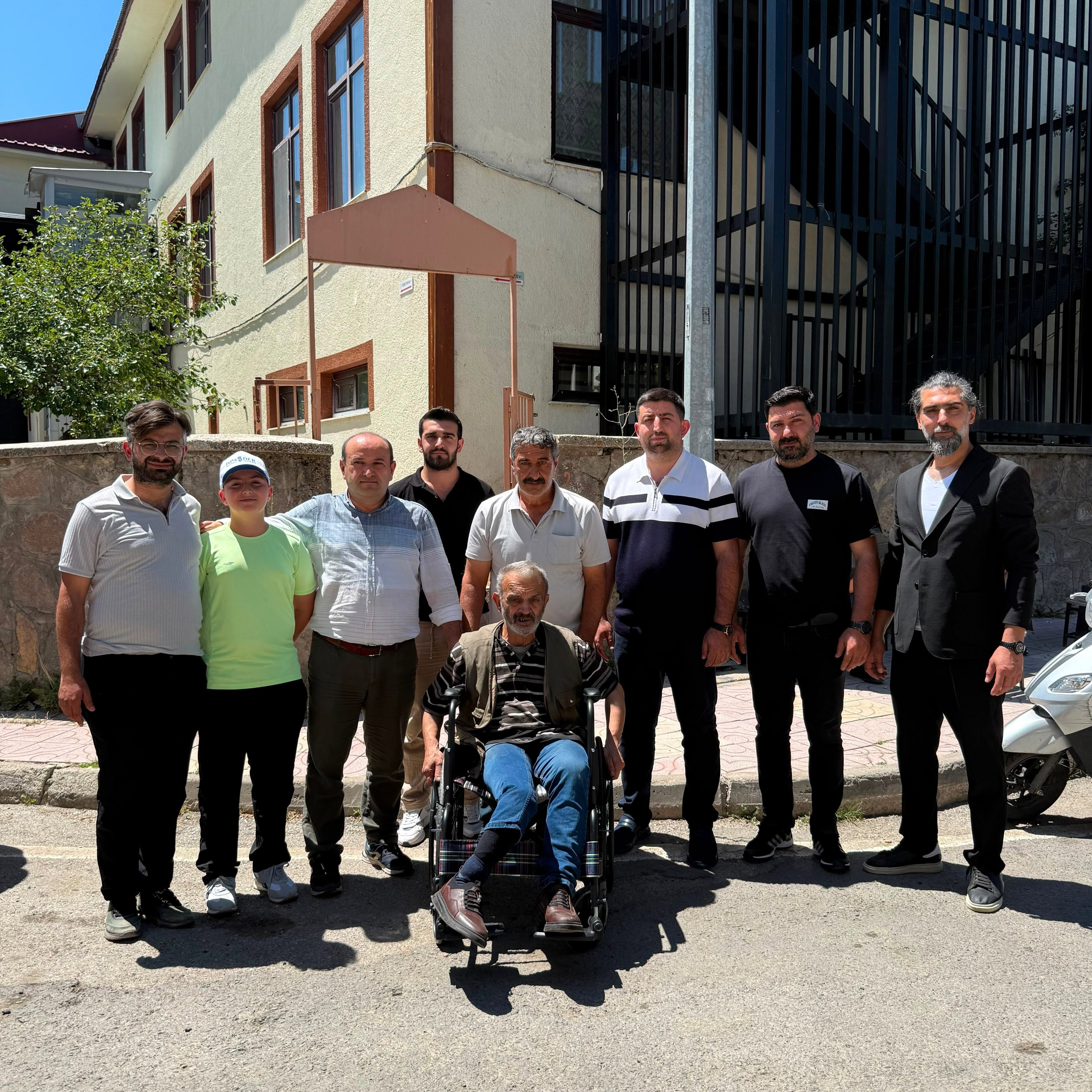İSPADER’den Pazaryolu’muza Tekerlekli Sandalye Desteği