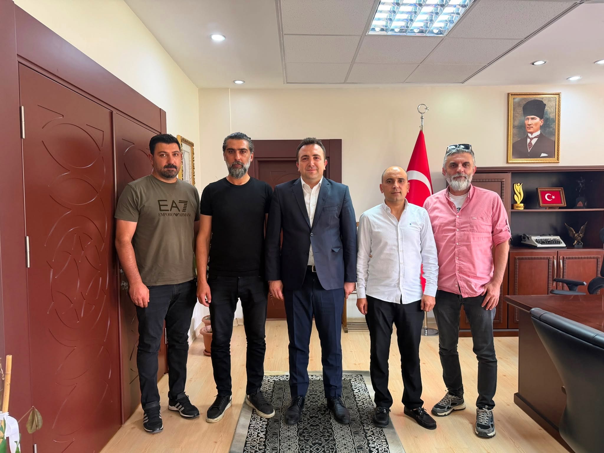 Pazaryolu Kaymakamımız Sayın Ömer Levent Türk’ü makamında ziyaret ettik.